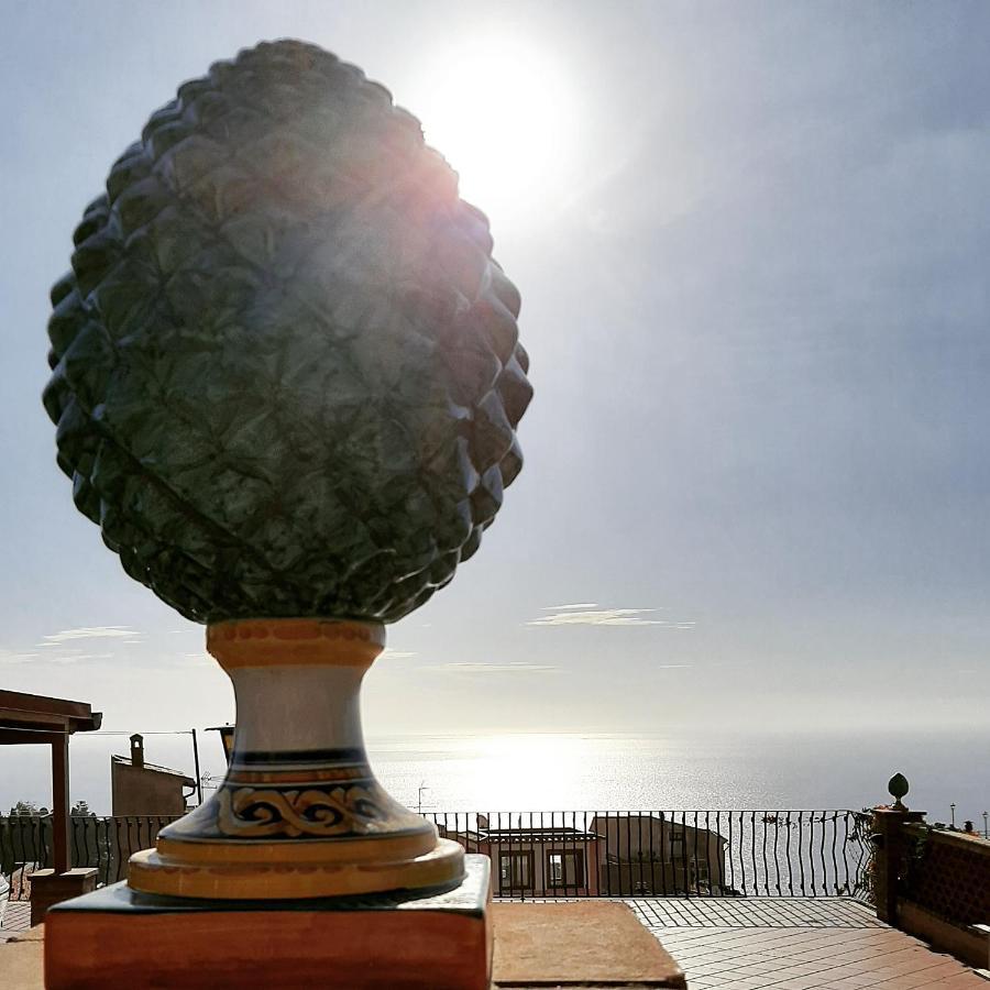 Taormina Private Apartment By Fragranza Di Sicilia Luaran gambar